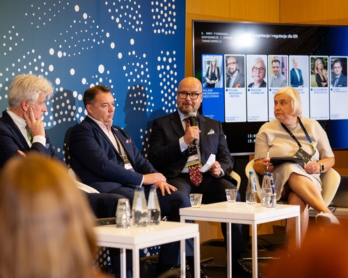 D4. Legislacja i regulacje dla ER | fot. One Light Studio