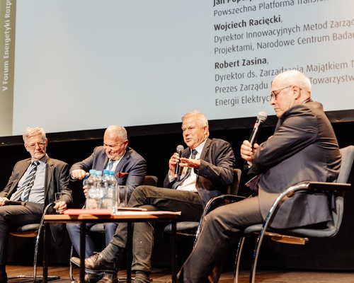 Dyskusja panelowa, przy mikrofonie Maciej Chorowski (fot. Mateusz Wójtów)