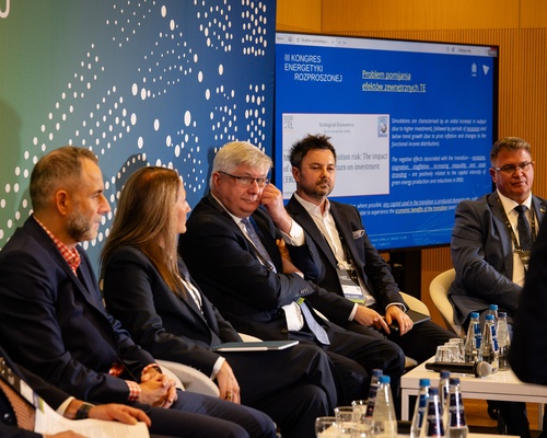 D2 Gospodarczo-społeczne konteksty ER | fot. One Light Studio