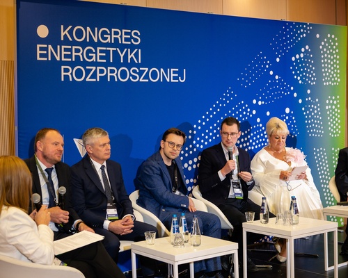 E2. Przygotowywanie kadr dla transformacji | fot. One Light Studio